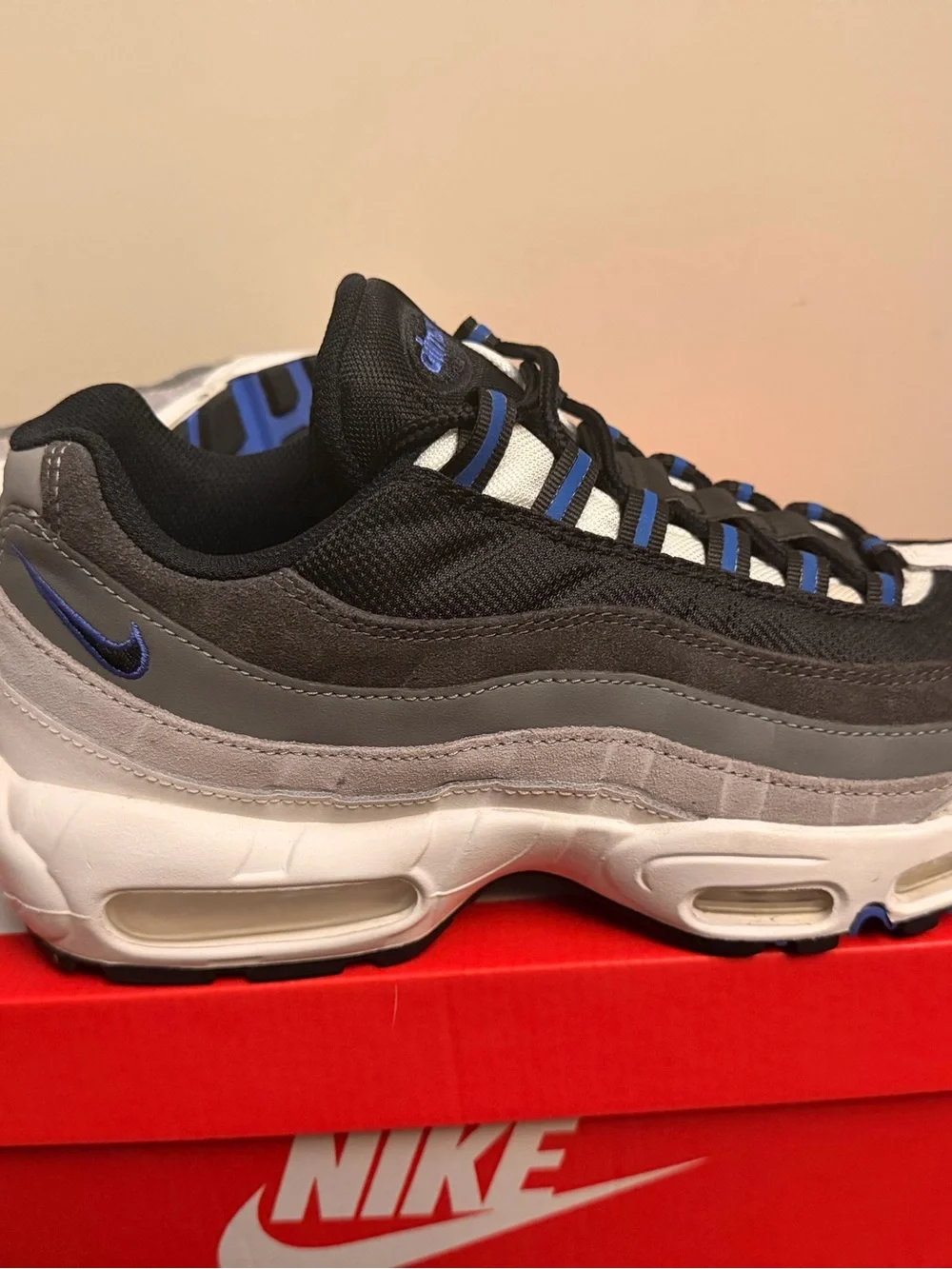 Nike Air Max 95 – Black / Medium Blue / Anthracite – Men’s Size 9.5